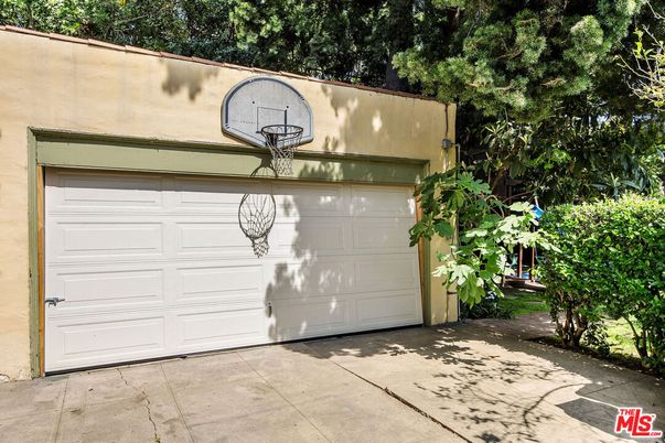 Detached Garage, Exterior