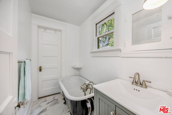 Bathroom, Free Standing Baths, Interior, Marble