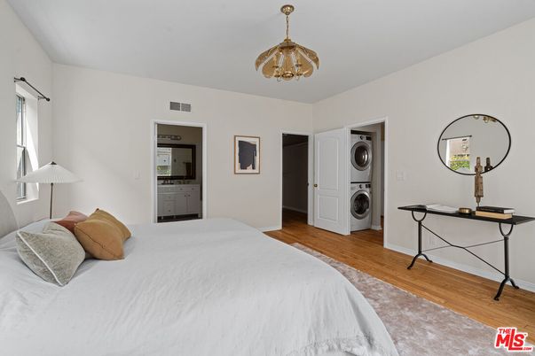 Bedroom, Interior, Pendant Lights, Utility Closets, Wood Texture Flooring