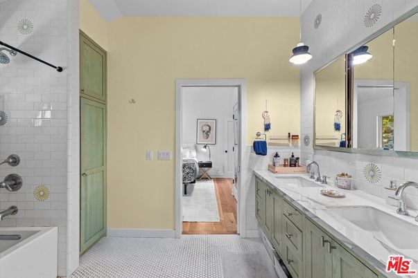 Bathroom, Dual Sink Vanities, Interior, Pendant Lights, Wood Texture Flooring