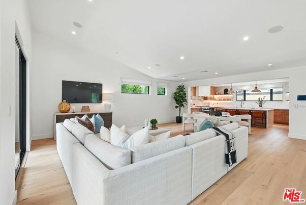 Interior, Kitchen, Living room, Pendant Lights, Recessed Lighting, Wood Texture Flooring