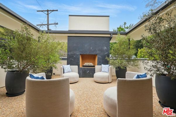 Exterior, Fireplace