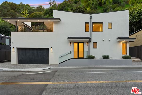Attached, Exterior, Facade, Modern