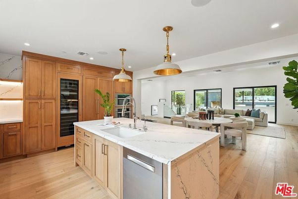 Dining room, Interior, Kitchen, Living room, Pendant Lights, Recessed Lighting, Stainless Steel Appliances, Wood Texture Flooring