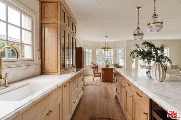 Dining room, Interior, Kitchen, Pendant Lights, Wood Texture Flooring