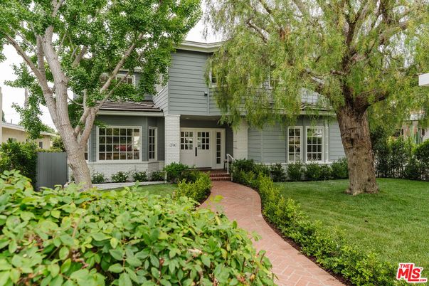 Exterior, Facade, Cape Cod