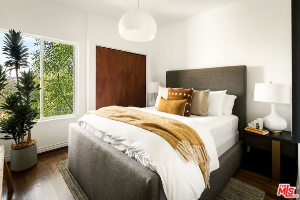 Bedroom, Interior, Pendant Lights, Wood Texture Flooring