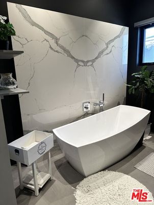 Bathroom, Free Standing Baths, Interior, Marble Walls
