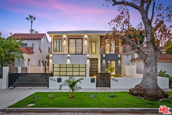 Attached, Exterior, Facade, Modern