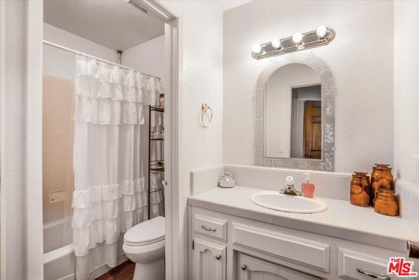 Bathroom, Interior, Tile Countertops