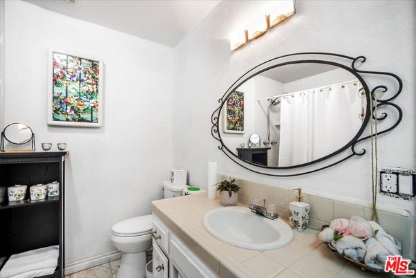 Bathroom, Interior, Tile Countertops