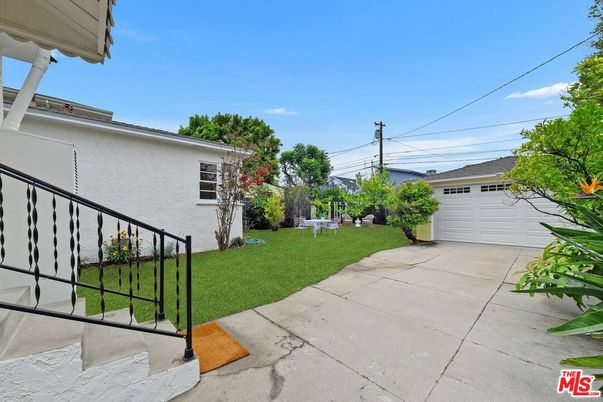 Backyard, Detached Garage, Exterior