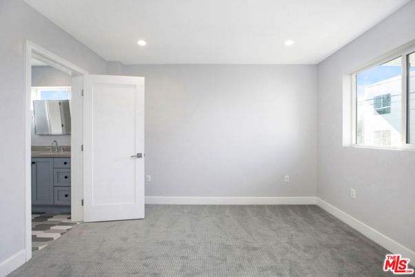 Bathroom, Empty room, Interior, Recessed Lighting