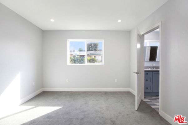 Bathroom, Empty room, Interior, Recessed Lighting