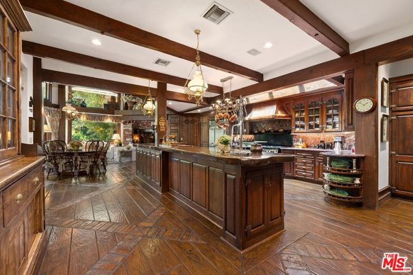 Chandelier, Dining room, Interior, Kitchen, Pendant Lights, Recessed Lighting, Wooden Beams, Wood Texture Flooring