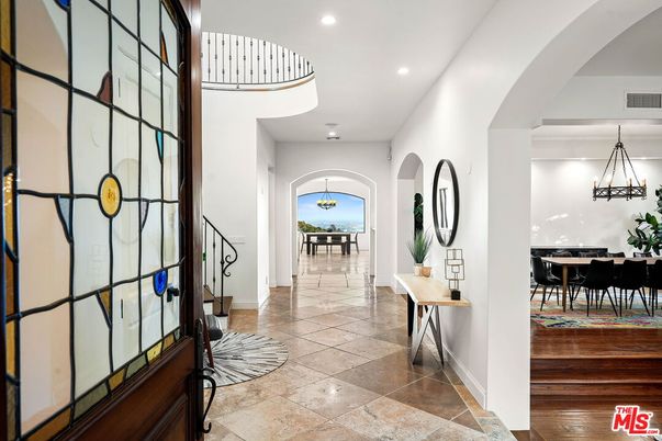 Chandelier, Dining room, Interior, Pendant Lights, Recessed Lighting, Water