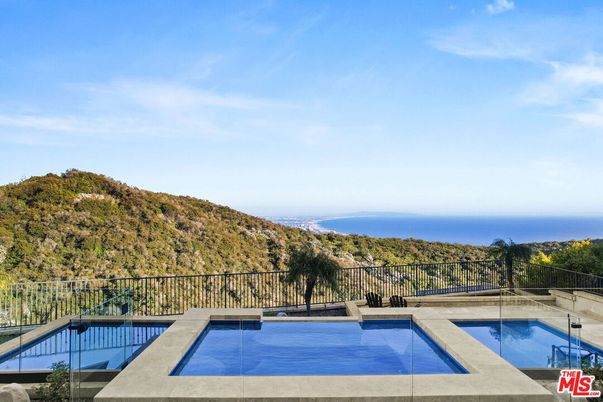 Exterior, Pool, Water