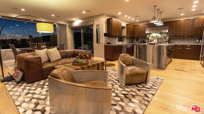 Dining room, Interior, Kitchen, Living room, Pendant Lights, Recessed Lighting, Stainless Steel Appliances, Wood Texture Flooring