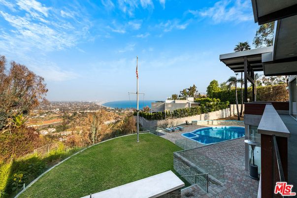 Backyard, Exterior, Pool, Water