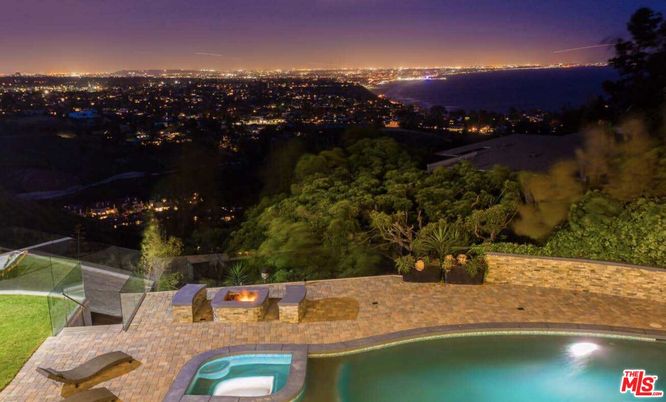 Exterior, Pool, Other