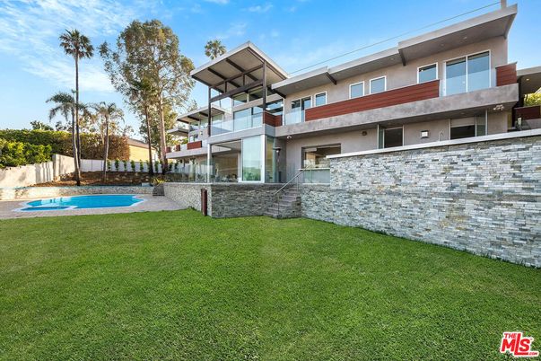 Backyard, Exterior, Pool