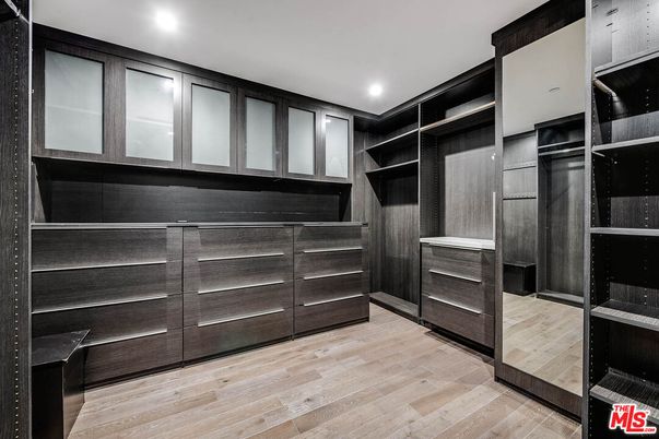 Interior, Recessed Lighting, Walk-in Closets, Wood Texture Flooring