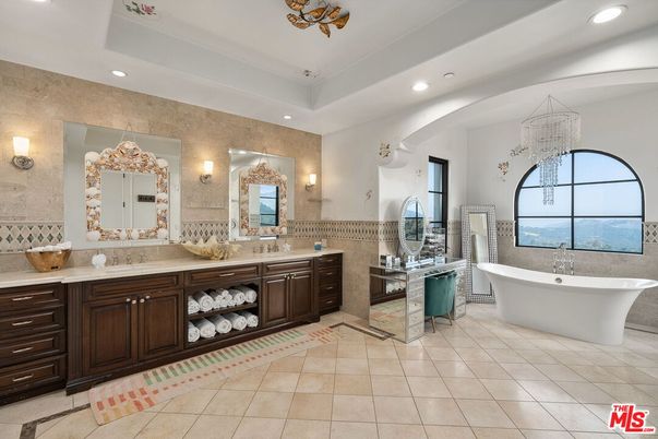 Bathroom, Dual Sink Vanities, Free Standing Baths, Interior, Recessed Lighting, Water