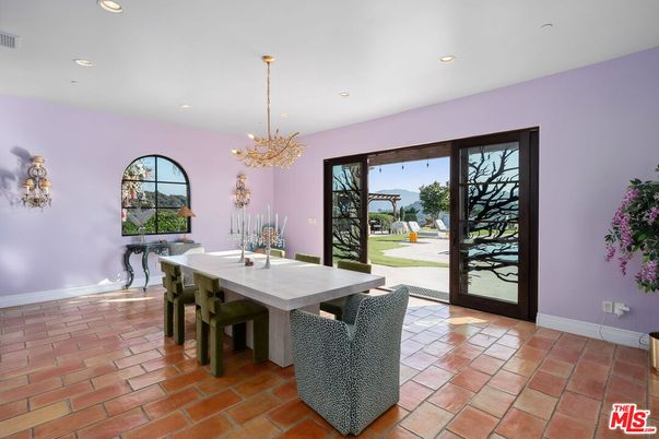 Chandelier, Dining room, Interior, Recessed Lighting