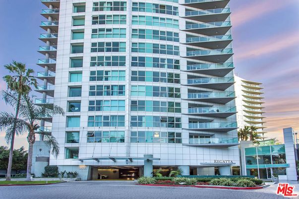 Exterior, Facade, Condo Building