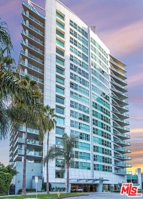 Exterior, Facade, Condo Building