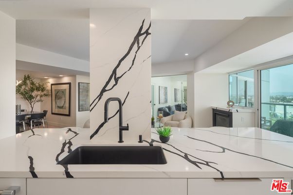 Interior, Kitchen, Recessed Lighting, Water