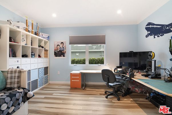 Home Office, Interior, Recessed Lighting, Wood Texture Flooring