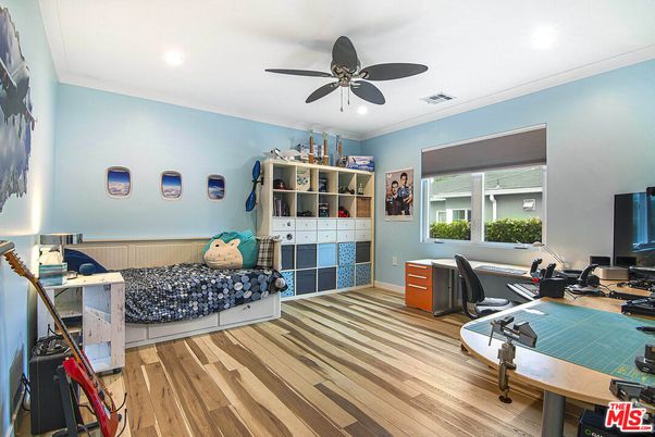 Home Office, Interior, Recessed Lighting, Wood Texture Flooring