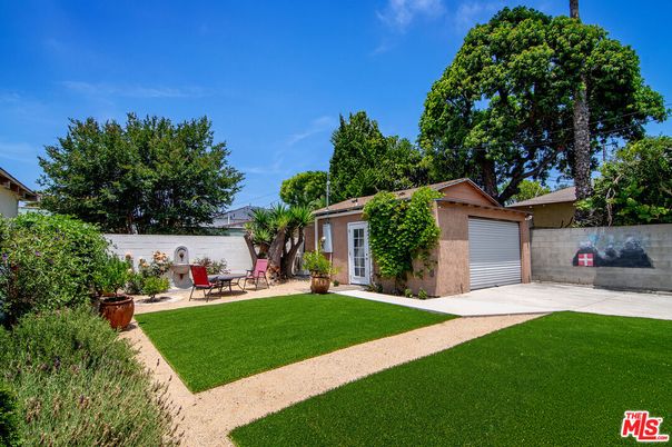 Backyard, Detached Garage, Exterior