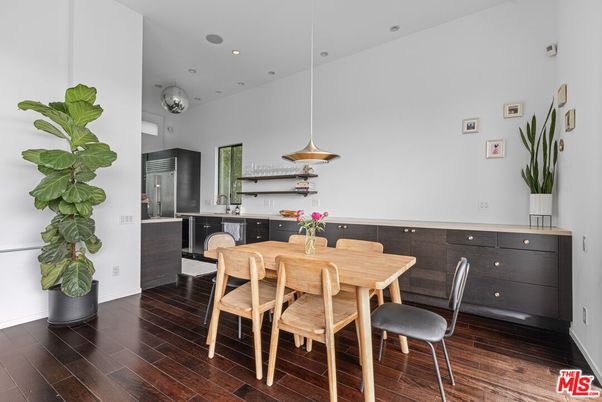 Dining room, Interior, Kitchen, Pendant Lights, Recessed Lighting, Wood Texture Flooring