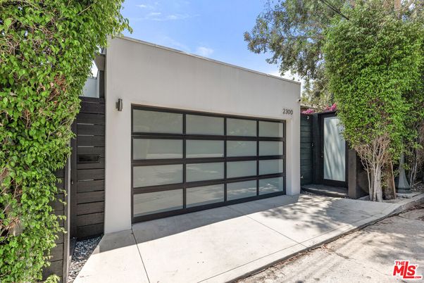Detached Garage, Exterior