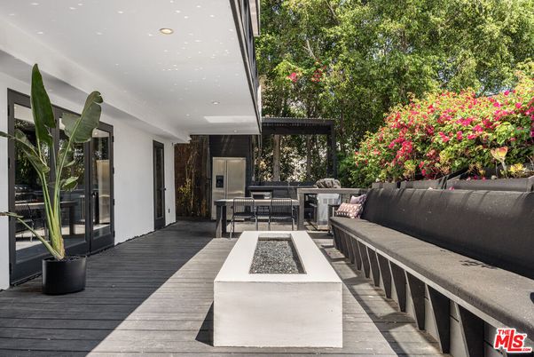 Exterior, Recessed Lighting