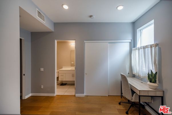 Bathroom, Home Office, Interior, Recessed Lighting, Wood Texture Flooring