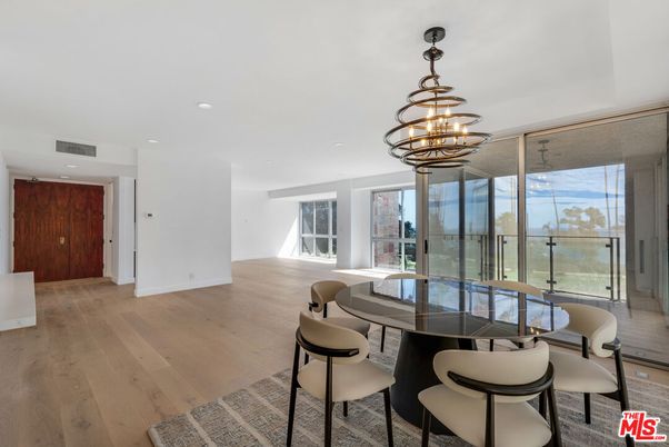 Chandelier, Dining room, Interior, Recessed Lighting, Wood Texture Flooring