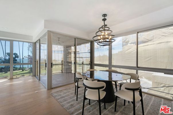 Chandelier, Dining room, Interior, Pendant Lights, Water, Wood Texture Flooring