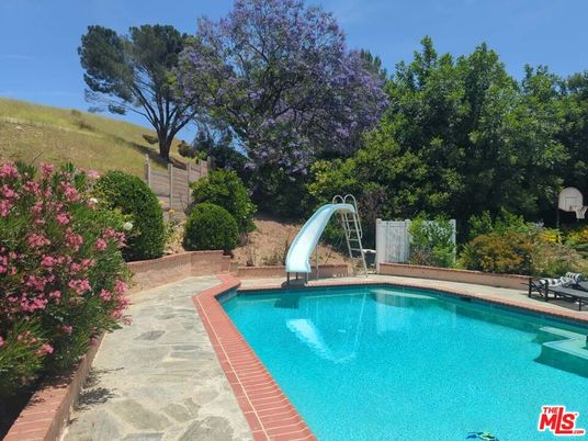 Exterior, Playground, Pool