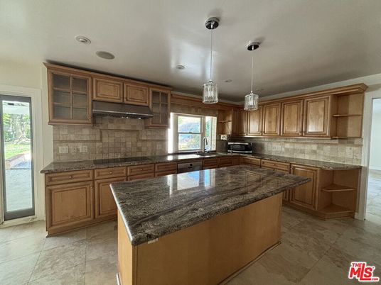Interior, Kitchen, Pendant Lights, Recessed Lighting