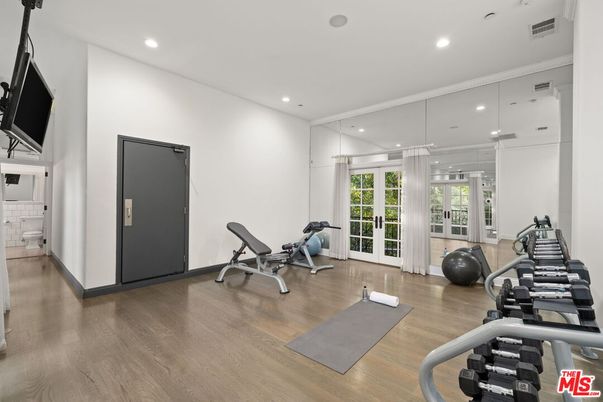 Fitness Equipment, Interior, Recessed Lighting, Wood Texture Flooring
