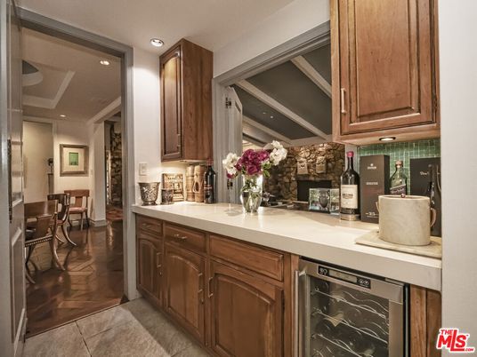 Dining room, Interior, Kitchen, Recessed Lighting, Wood Texture Flooring
