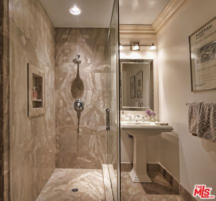 Bathroom, Interior, Recessed Lighting