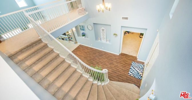 Chandelier, Interior, Wood Texture Flooring