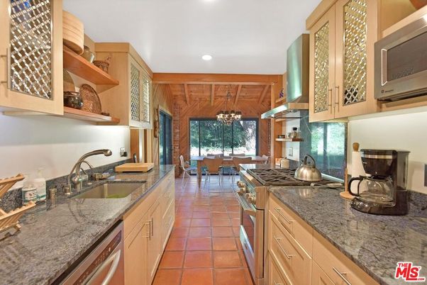 Chandelier, Dining room, Interior, Kitchen, Recessed Lighting