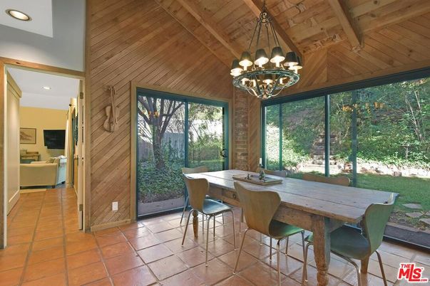Chandelier, Dining room, Interior, Recessed Lighting, Wooden Beams, Wooden Ceilings, Wooden Walls