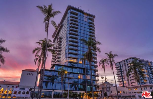 Exterior, Facade, Condo Building