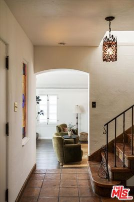 Interior, Living room, Pendant Lights, Wood Texture Flooring